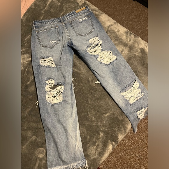 Distressed Jeans - Picture 2 of 5